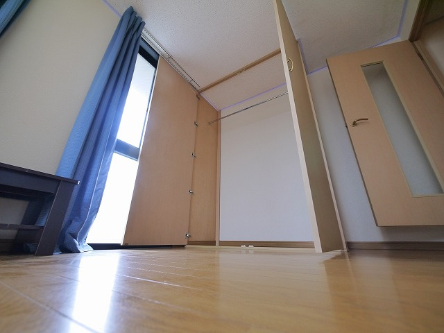 レオパレスルピナスの収納|便利な収納スペースです