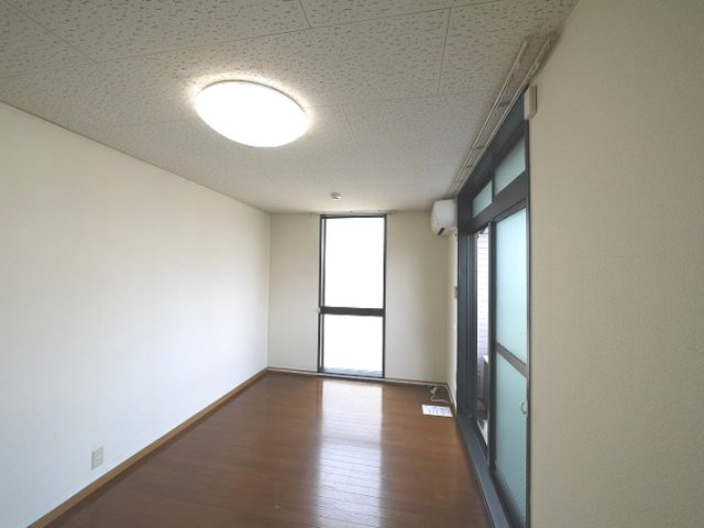 レオパレスルピナスの洋室