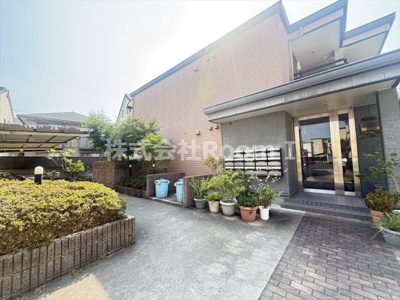 【エントランス】 | メゾン・プルミエール・旭化成ヘーベルメゾンHEBEL HAUS | ゆとりのあるエントランスです