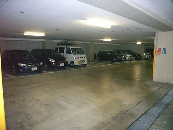 エンゼルブレッサ千里藤白台の駐車場