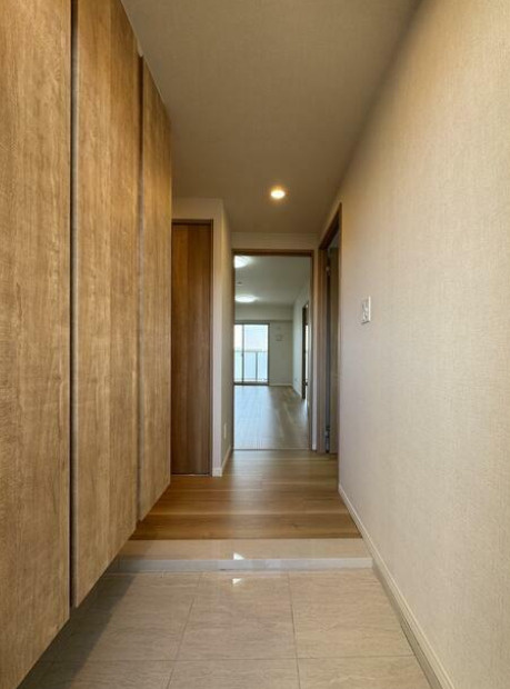 ヴェルヴィ香椎六番館 の玄関