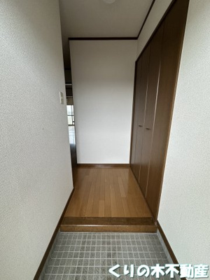 【玄関】 | メゾンゆうゆう | 明るい玄関です