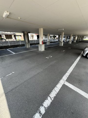 【駐車場】 | メゾンゆうゆう | 駐車場です