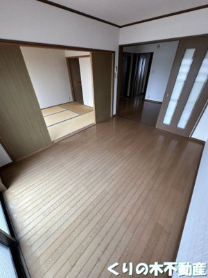 【寝室】 | メゾンゆうゆう | 開放的な寝室です