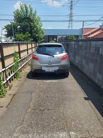 東城南1丁目駐車場のエントランス|入口通路