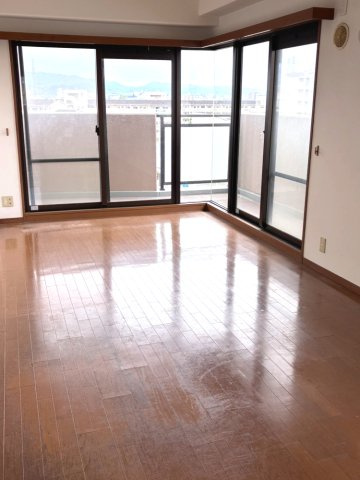 ルネ・ヒューマンズガーデン和泉の居間・リビング|ゆったりとした居間です