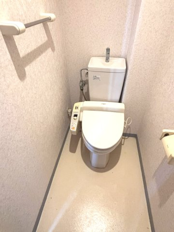 ルネ・ヒューマンズガーデン和泉のトイレ|落ち着いた色調のトイレです