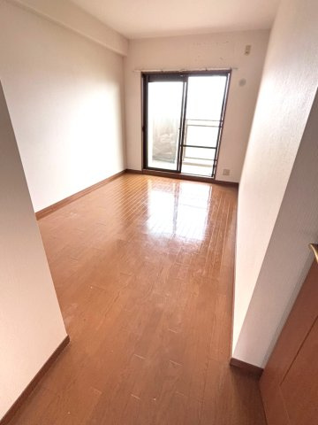 ルネ・ヒューマンズガーデン和泉の洋室|きれいな洋室です