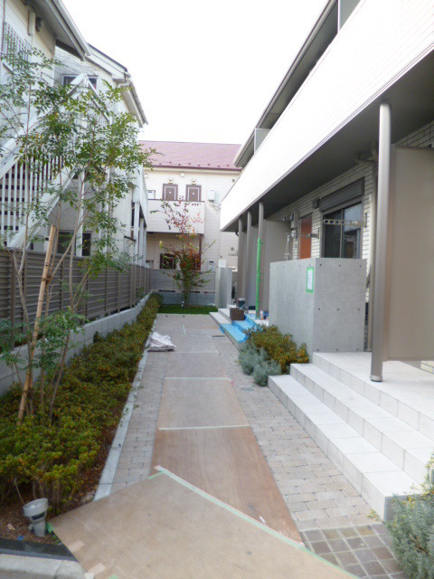 練馬区貫井２丁目のアパートのエントランス|★広々とした敷地内★