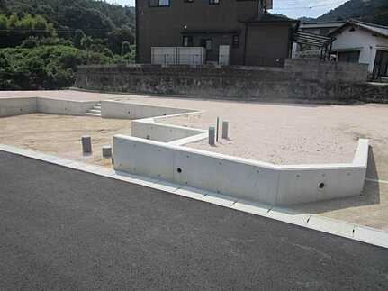広島市安佐南区高取南１丁目　の前面道路含む現地写真