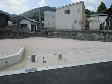広島市安佐南区高取南１丁目　の前面道路含む現地写真