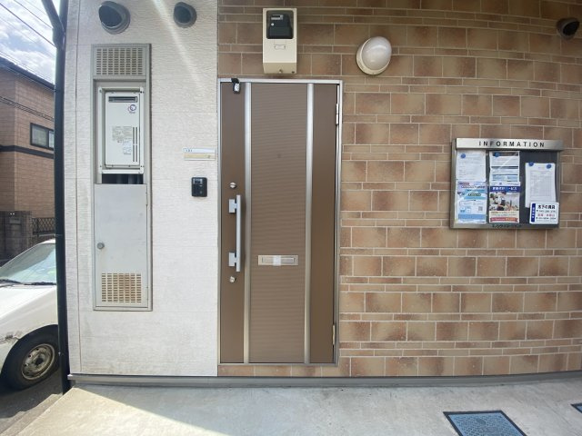 アムール千代田のエントランス|落ち着いたエントランスです