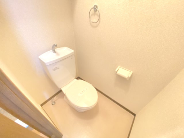 アムール千代田のトイレ|※別部屋参考写真