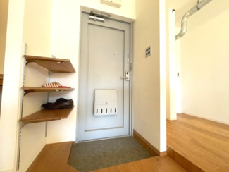 【玄関】 | ハコニスアパートメントB