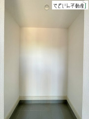 【玄関】 | GRAFARE羽生市中岩瀬【平屋】新築住宅 | ≪2号棟≫
現地(2025年12月撮影)