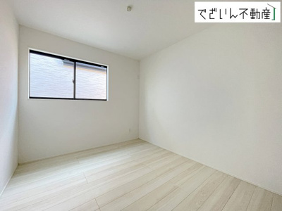 【洋室】 | GRAFARE羽生市中岩瀬【平屋】新築住宅 | ≪2号棟≫
現地(2025年12月撮影)