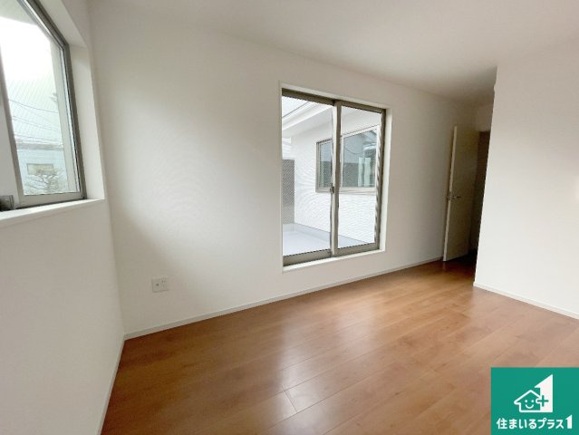 京都市山科区川田西浦町　第1期　新築一戸建ての洋室|シンプルな洋室は、自分好みのインテリアが楽しめます♪ご家族とインテリアや家具を選びに行くのは新築購入時の醍醐味の一つです。ぜひお楽しみください♪