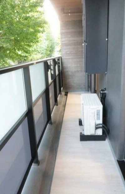 プライムアーバン目黒東山　南向き　洗面所独立　追焚機能のバルコニー