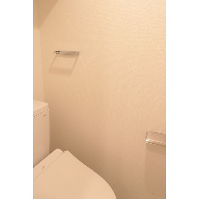 プライムアーバン目黒東山　南向き　洗面所独立　追焚機能のトイレ