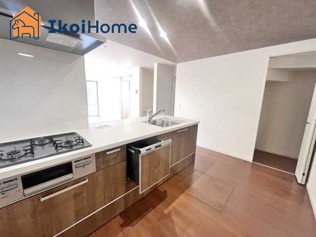 明石市大久保町山手台2丁目15期2号地　新築戸建のキッチン|【ホームページに現地動画掲載中】●年中無休：当日予約可●家事の時短に欠かせない食器洗浄乾燥機も完備！