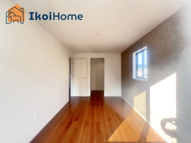 明石市大久保町山手台2丁目2号地　新築戸建の寝室|【ホームページに現地動画掲載中】●年中無休：当日予約可●バルコニー出入り♪WICも完備しております！