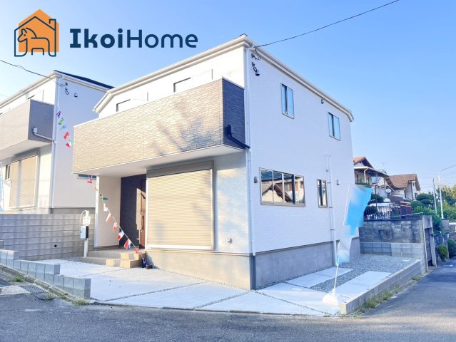 明石市大久保町山手台2丁目15期2号地　新築戸建の駐車場|【ホームページに現地動画掲載中】●年中無休：当日予約可●車4台駐車可！開放感ある角地で陽当たり良好！