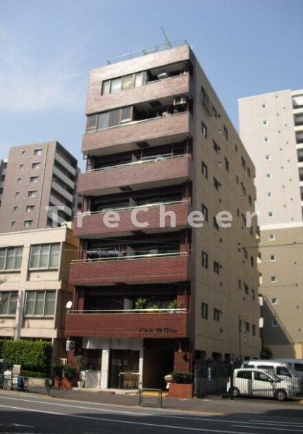 パレストライ21ビルの外観