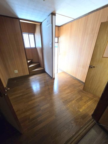 東豊中町戸建の居間・リビング|ゆったり過ごせる居間です