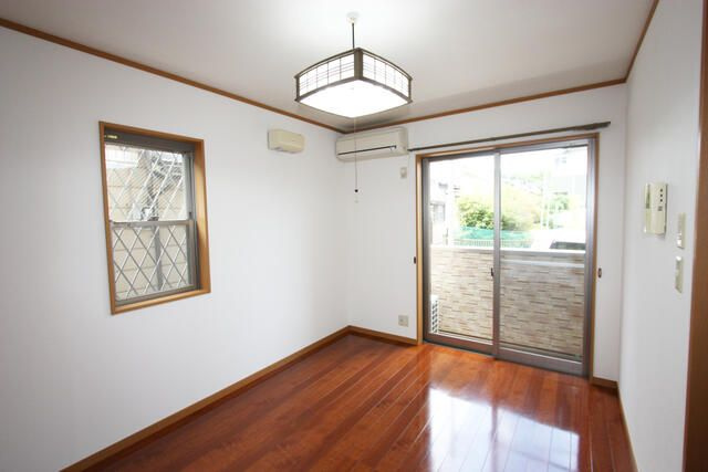 マイルドハイツの洋室