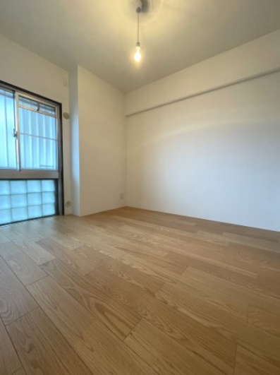 プリオーレ京都西院の洋室|5.1帖です。