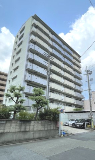 プリオーレ京都西院の外観|阪急「西院」駅　徒歩14分、「西京極」駅　徒歩15分と2駅利用可能♪