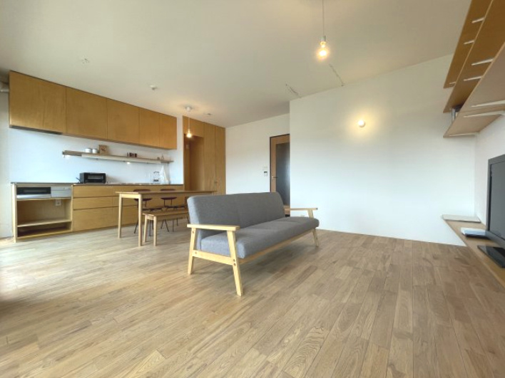 プリオーレ京都西院の居間・リビング|南向きで日当たり良好！