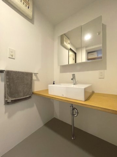 プリオーレ京都西院の洗面所|無駄を削ぎ落したデザイン！
