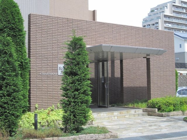 シャルマン和泉のエントランス|落ち着いたエントランスです