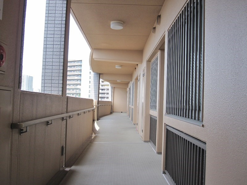 シャルマン和泉のロビー|建物の内部です