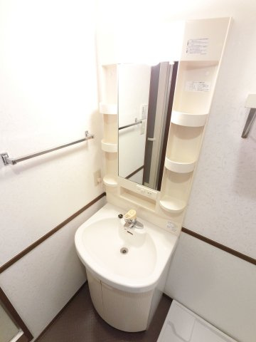 ルーラル八番館の独立洗面台