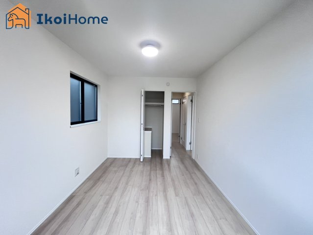 明石市西明石町5丁目　B号棟　新築戸建の子供部屋|【ホームページに現地動画掲載中】●年中無休：当日予約可●広々とした2階の洋室です。クローゼットも完備