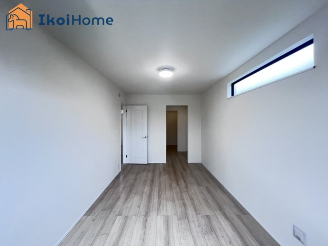 明石市西明石町5丁目　B号棟　新築戸建の寝室|【ホームページに現地動画掲載中】●年中無休：当日予約可●通常の２倍の断熱効果！全室ペアガラス完備！