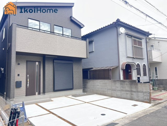 明石市西明石町5丁目　B号棟　新築戸建の駐車場|【ホームページに現地動画掲載中】●年中無休：当日予約可●お車は並列で2台駐車可能！自転車・バイク可！