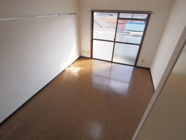 レジェンド船越南の居間・リビング