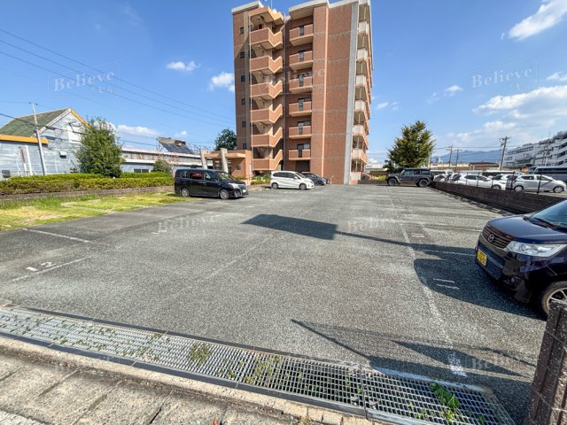 クレールヴィラの駐車場|駐車スペースもあります♪