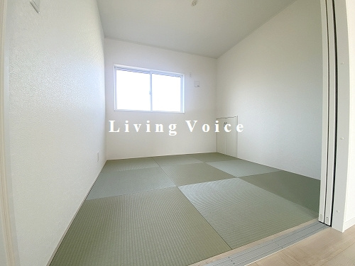 【居間・リビング】 | 【仲介手数料０円】秦野市平沢第18　新築一戸建て　全2棟 | 秦野市平沢第18　新築一戸建て　全2棟