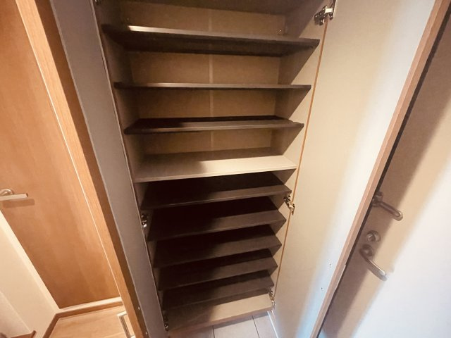 ルミナスNSコーポの玄関