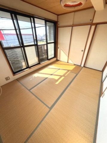 下田ビルの寝室
