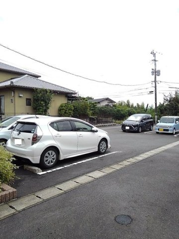 熊本市西区池田２丁目のアパートの駐車場|駐車場があります