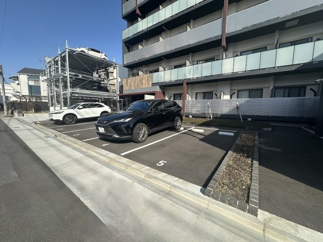 S-RESIDENCE堀田beauteの駐車場