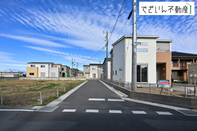 【前面道路含む現地写真】 | 本庄市小島6丁目　新築住宅 | ≪22号棟≫
現地(2025年11月撮影)
