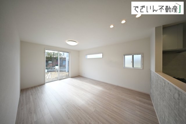 【居間・リビング】 | 本庄市小島6丁目　新築住宅 | ≪22号棟≫
現地(2025年11月撮影)