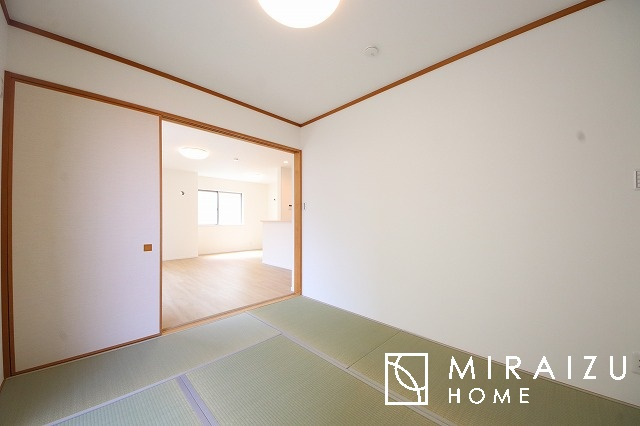 【和室】 | 永く安心してお住まいいただくために、大切なご家族と財産を守ることのできる安心な住宅！お休みの日にご家族で見学はいかがでしょう♪