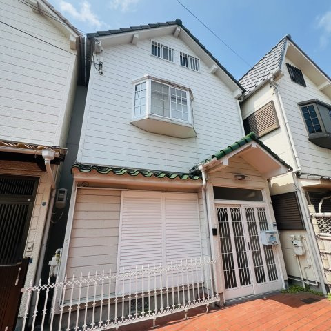 離宮前町1丁目貸家の外観